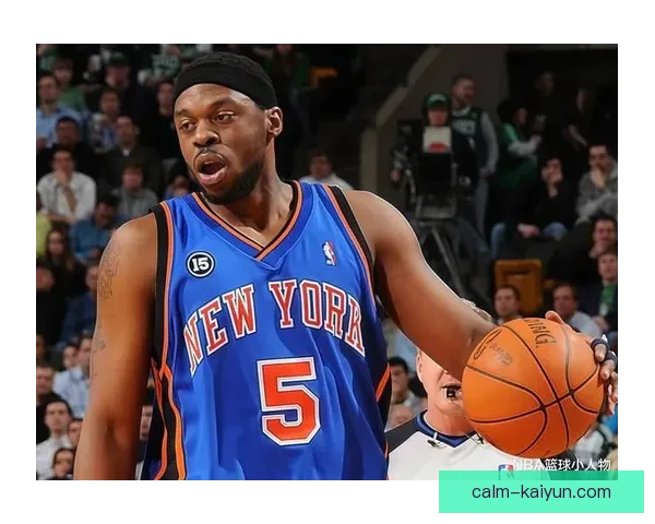 沃克在近期的比赛中表现稳健，引发外界对其状态回暖的关注。